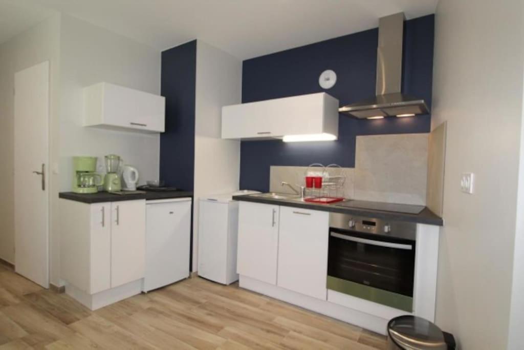 Petit Appartement Confortable Châteaubourg Esterno foto